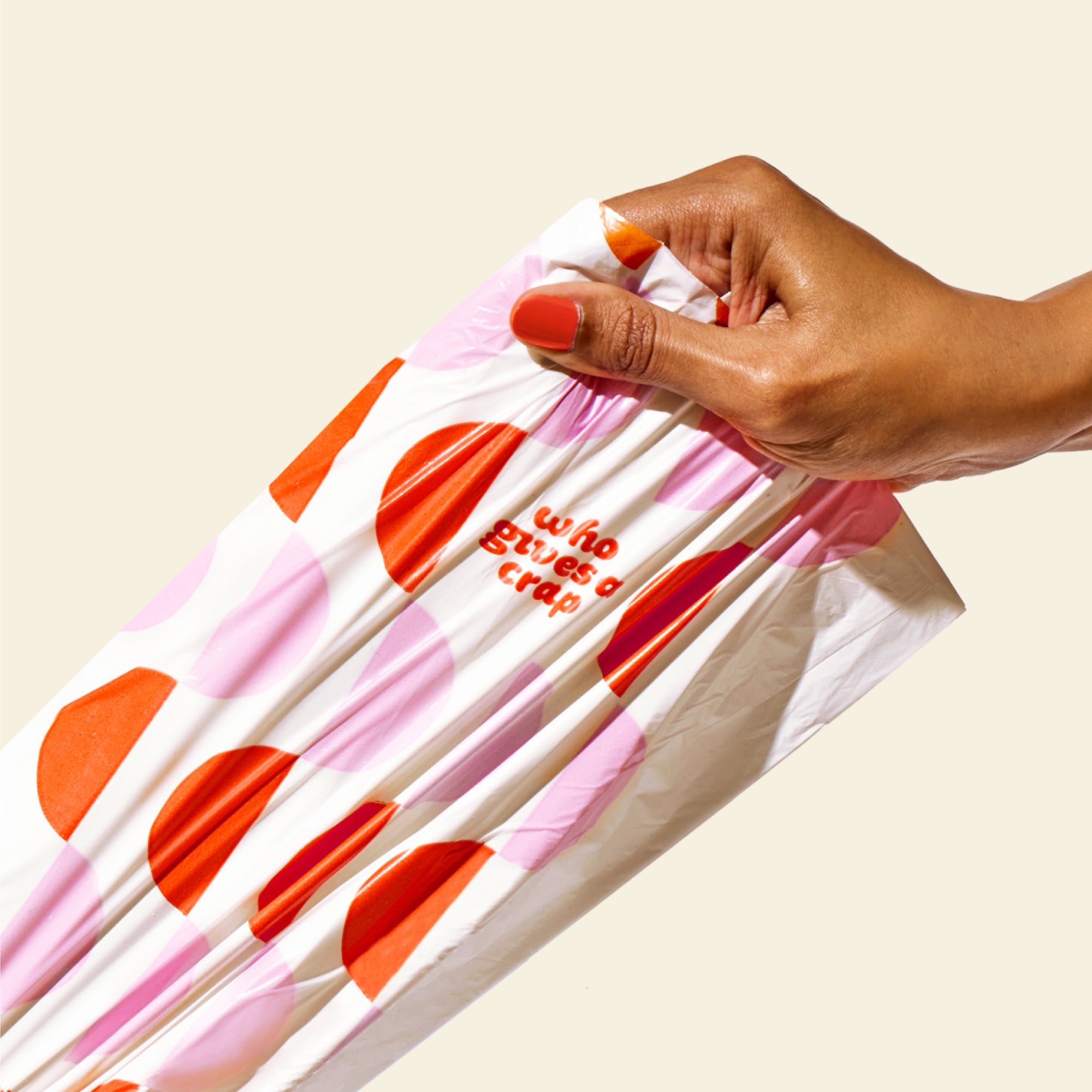 Hand_Pulling_Strong_Rubbish_Bag